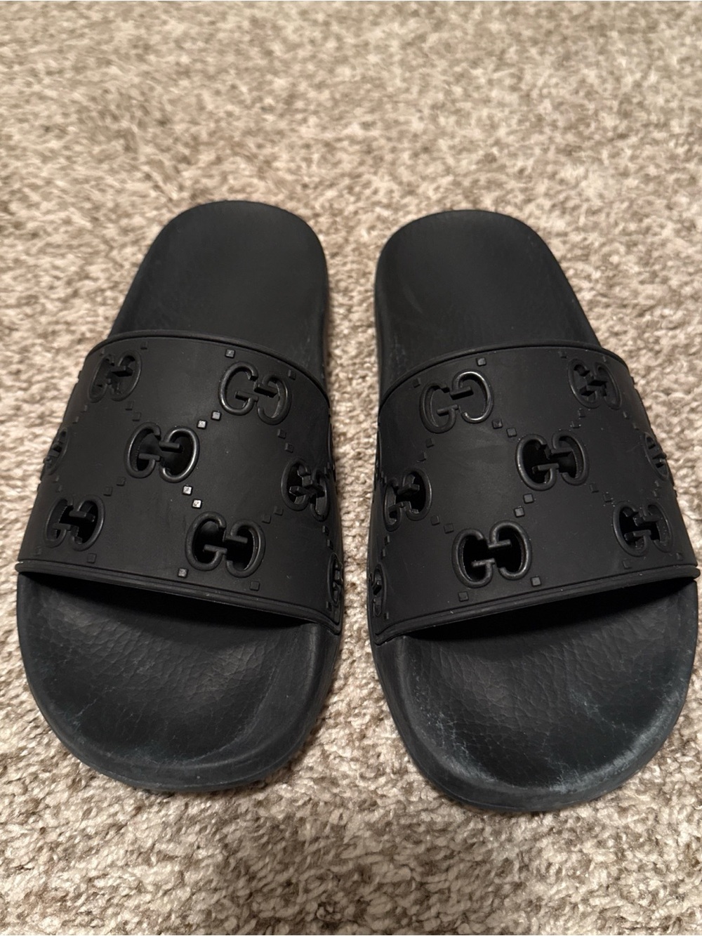 Gucci Black Rubber GG Slide Sandals with Embossed Logo